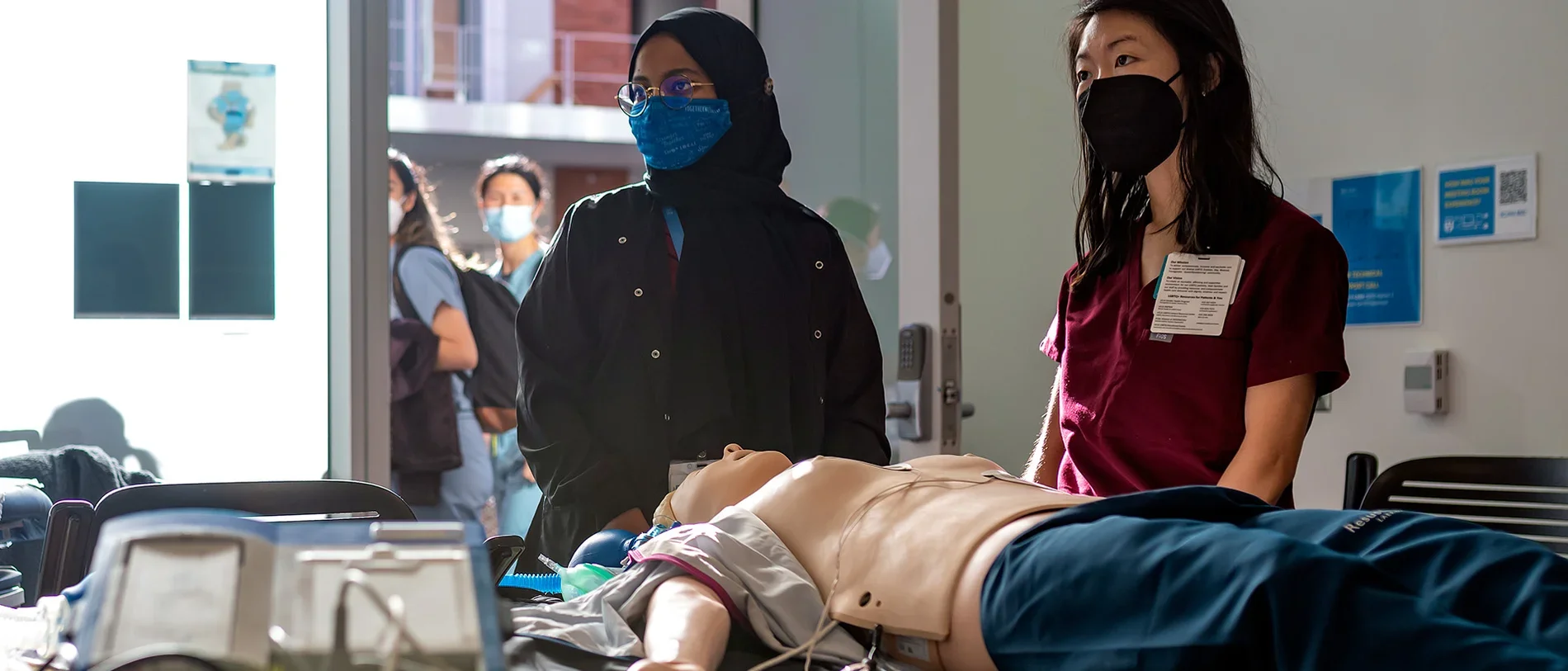 Medical Students with a Low Fidelity Simulator Mannequin
